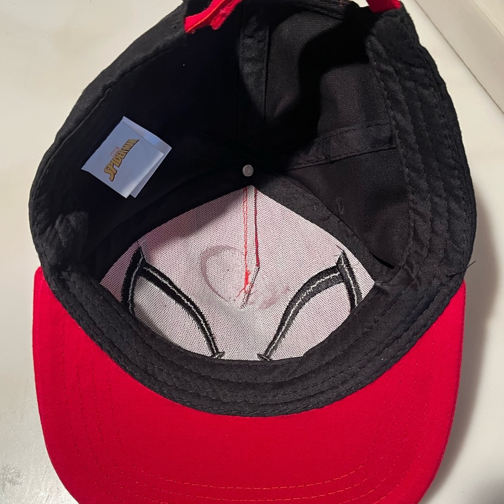 Spider-Man Cap - Picture 8 of 9